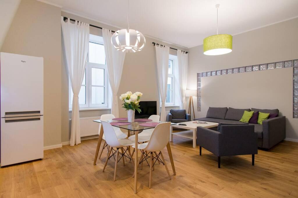 Modern & Spacious 80M2 Apartment In Riga Old Town Екстер'єр фото